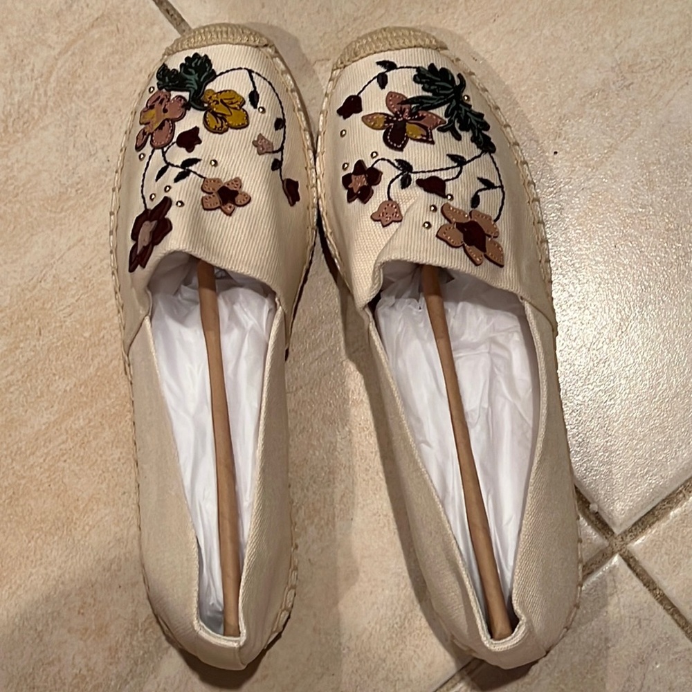 NWOB Tory Burch espadrilles size 7.5